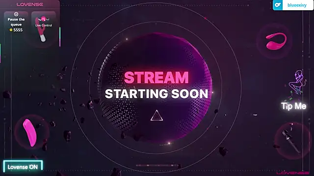 Snapshot of luluubloomm chatting on 11/19/25, 10:21 luluubloomm online show from 11/19/25, 10:21