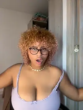 niki wild18 online show from 10/05/25, 09:45