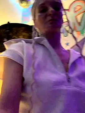 blondebarbiebae online show from 10/07/25, 01:30