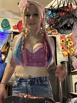 Snapshot of blondebarbiebae chatting on 03/03/26, 10:37 blondebarbiebae online show from 03/03/26, 10:37