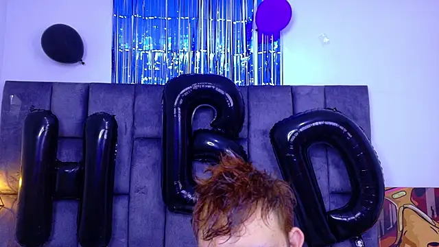 Snapshot of big_bearr chatting on 10/18/25, 09:26 big bearr online show from 10/18/25, 09:26