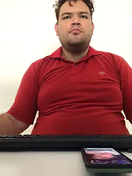 Snapshot of big_bearr chatting on 10/25/25, 06:13 big bearr online show from 10/25/25, 06:13