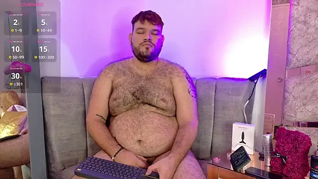 Snapshot of big_bearr chatting on 11/18/25, 06:34 big bearr online show from 11/18/25, 06:34