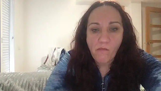 Snapshot of paula19800 chatting on 11/08/25, 11:10 paula19800 online show from 11/08/25, 11:10