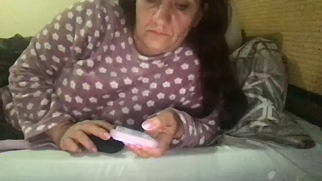 Snapshot of paula19800 chatting on 11/23/25, 10:15 paula19800 online show from 11/23/25, 10:15