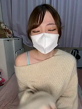 Snapshot of Moe_v_v chatting on 10/29/25, 10:06 Moe v v online show from 10/29/25, 10:06