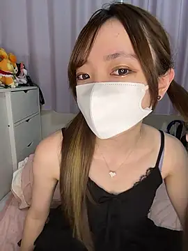 Snapshot of Moe_v_v chatting on 11/27/25, 04:03 Moe v v online show from 11/27/25, 04:03