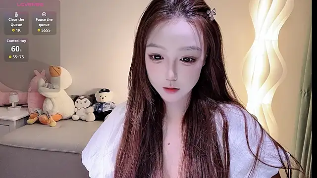 Snapshot of Luna--1 chatting on 07/26/26, 04:14 Luna--1 online show from 07/26/26, 04:14