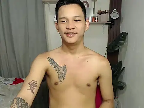 Snapshot of asianmonstercock05 chatting on 04/13/26, 04:18 asianmonstercock05 online show from 04/13/26, 04:18