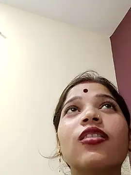 Snapshot of Mahek_love143 chatting on 06/05/26, 11:21 Mahek love143 online show from 06/05/26, 11:21