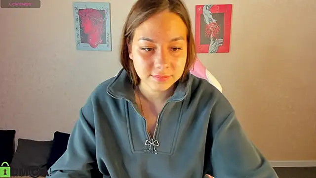 Snapshot of Al1ice_Moures chatting on 11/25/25, 01:16 Al1ice Moures online show from 11/25/25, 01:16