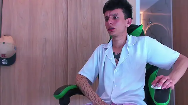 Skinny batman online show from 09/23/25, 12:19