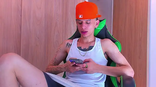 Skinny batman online show from 10/05/25, 04:11