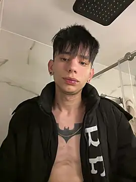 Snapshot of Skinny_batman chatting on 03/02/26, 11:00 Skinny batman online show from 03/02/26, 11:00