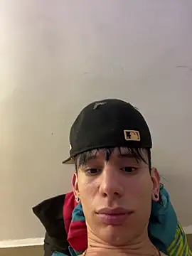 Snapshot of Skinny_batman chatting on 03/06/26, 08:33 Skinny batman online show from 03/06/26, 08:33