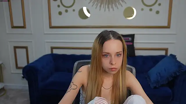 Snapshot of Luchi_Sun chatting on 10/14/25, 02:29 Luchi Sun online show from 10/14/25, 02:29