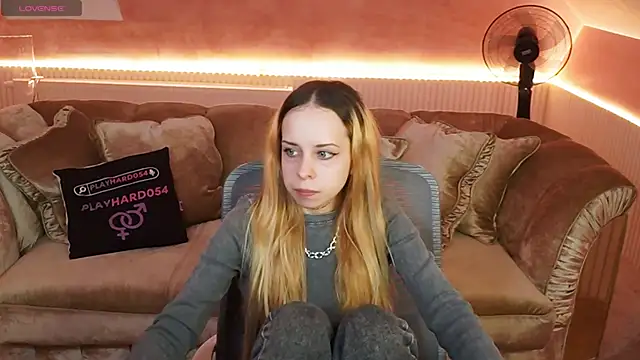 Snapshot of Luchi_Sun chatting on 11/10/25, 11:09 Luchi Sun online show from 11/10/25, 11:09