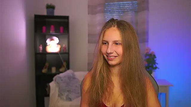 Snapshot of emmie_murray chatting on 12/19/25, 02:02 emmie murray online show from 12/19/25, 02:02