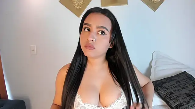 CharlottePetitte online show from 10/16/25, 07:59