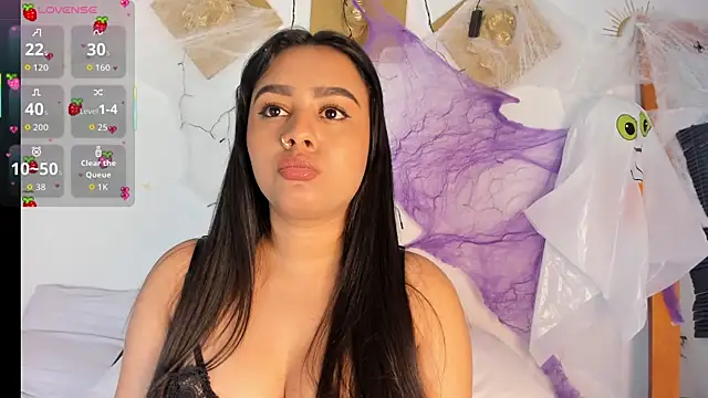 CharlottePetitte online show from 11/04/25, 08:30