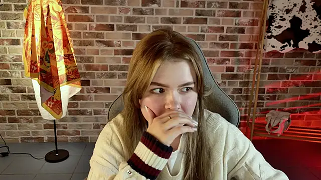 HaleySun online show from 10/14/25, 01:34