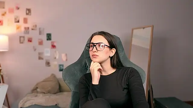 raviolly046 online show from 09/26/25, 05:33