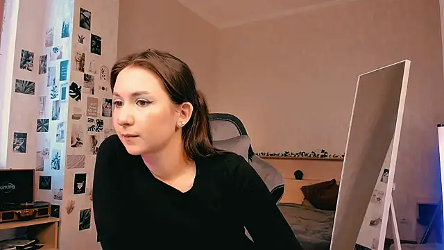 raviolly046 online show from 10/03/25, 09:39