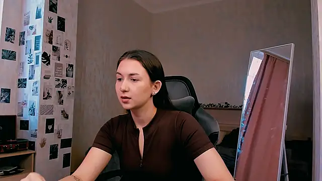 raviolly046 online show from 10/04/25, 09:51