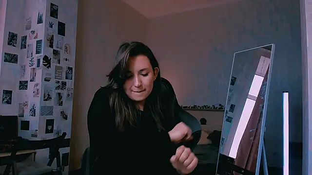 raviolly046 online show from 10/09/25, 11:52