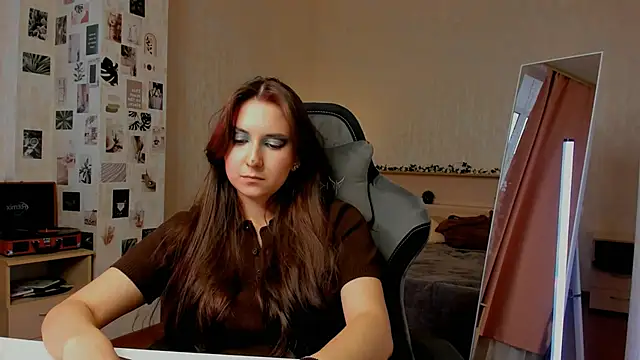 raviolly046 online show from 10/10/25, 01:10