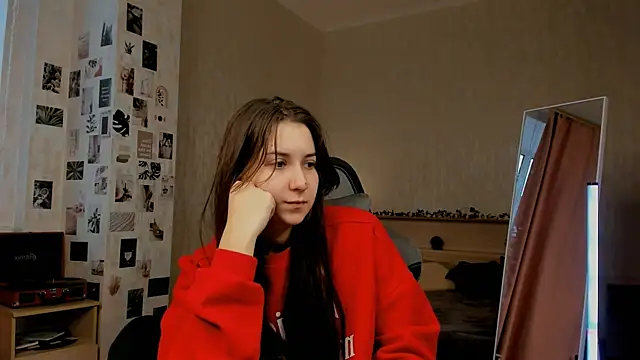 raviolly046 online show from 10/12/25, 08:35