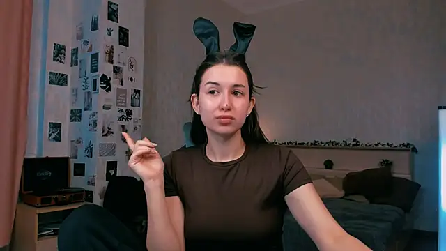 raviolly046 online show from 10/22/25, 12:49