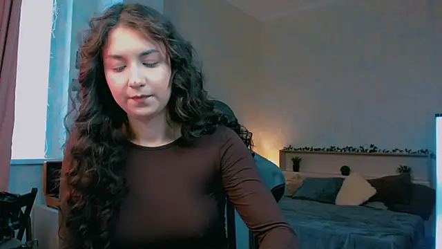 raviolly046 online show from 10/25/25, 10:23