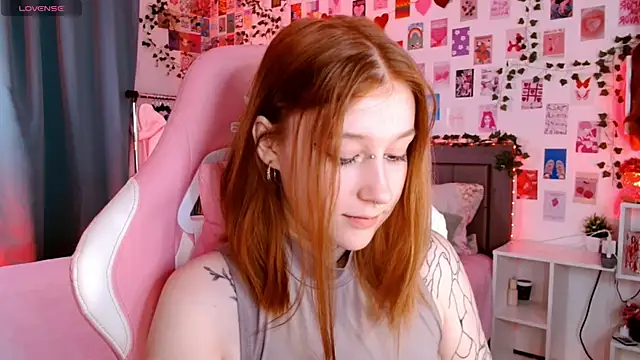 Ayla Hicks online show from 11/08/25, 03:18