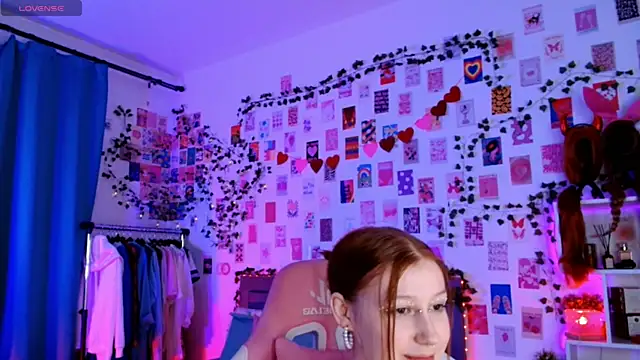 Ayla Hicks online show from 11/11/25, 07:03