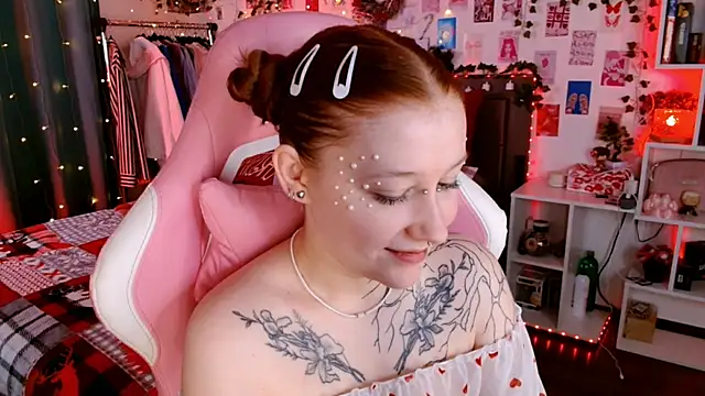 Ayla Hicks online show from 12/01/25, 08:47