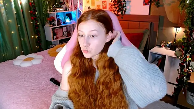 Snapshot of Ayla_Hicks chatting on 06/20/26, 02:47 Ayla Hicks online show from 06/20/26, 02:47