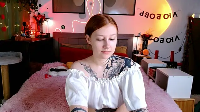 Snapshot of Ayla_Hicks chatting on 06/30/26, 02:45 Ayla Hicks online show from 06/30/26, 02:45