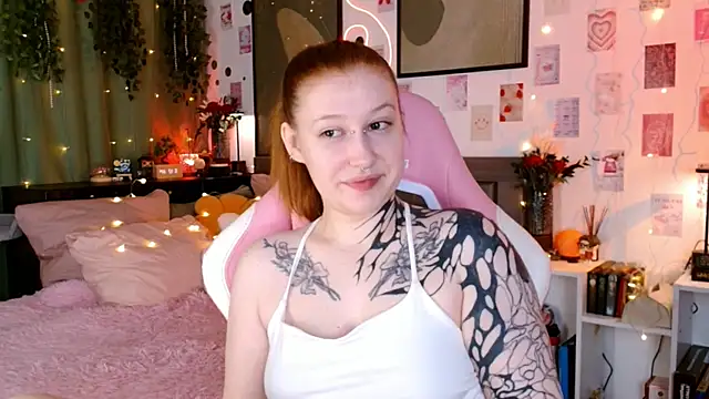 Snapshot of Ayla_Hicks chatting on 07/10/26, 03:11 Ayla Hicks online show from 07/10/26, 03:11