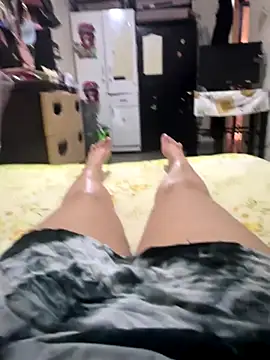 Snapshot of Laila-sexi chatting on 09/28/25, 04:45 Laila-sexi online show from 09/28/25, 04:45