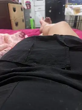 Snapshot of Laila-sexi chatting on 10/21/25, 06:58 Laila-sexi online show from 10/21/25, 06:58