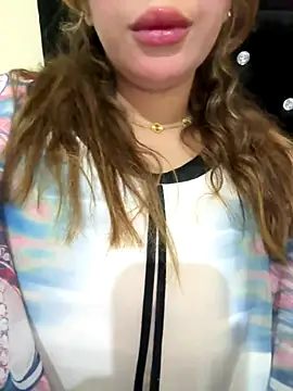 Snapshot of Laila-sexi chatting on 10/23/25, 08:29 Laila-sexi online show from 10/23/25, 08:29