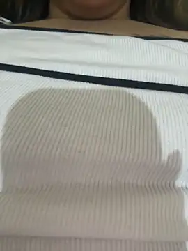 Snapshot of Laila-sexi chatting on 10/27/25, 03:38 Laila-sexi online show from 10/27/25, 03:38