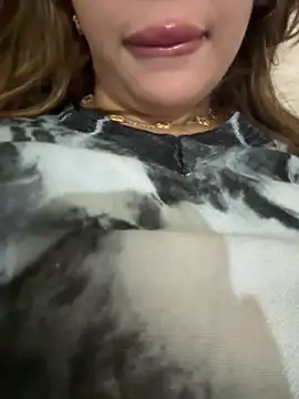 Snapshot of Laila-sexi chatting on 11/03/25, 01:01 Laila-sexi online show from 11/03/25, 01:01