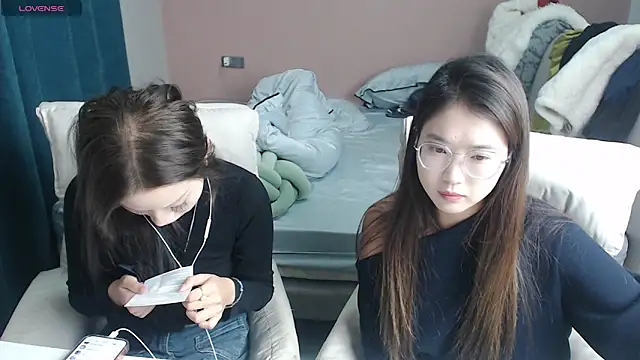 redrose520 online show from 11/23/25, 11:43