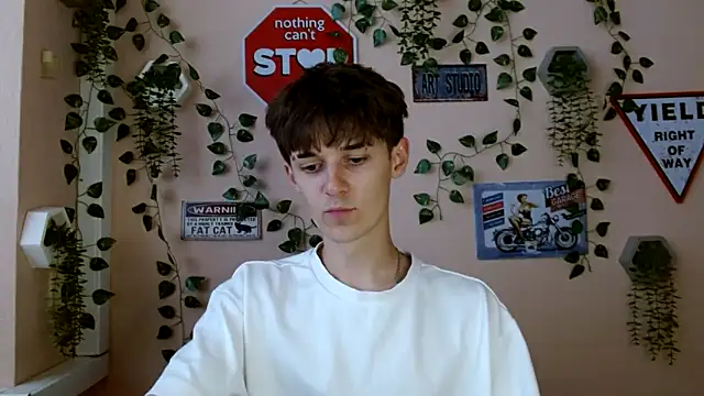 Snapshot of Hoot_Dude_ chatting on 10/08/25, 01:20 Hoot Dude  online show from 10/08/25, 01:20