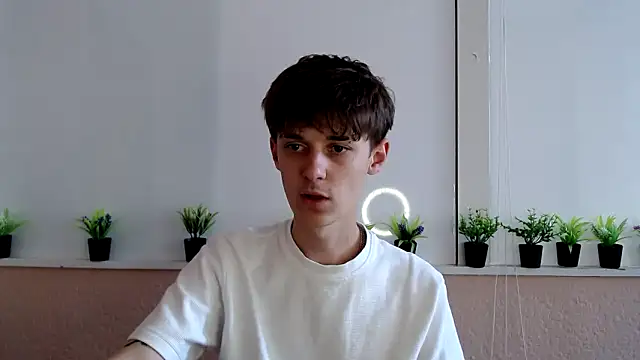 Snapshot of Hoot_Dude_ chatting on 10/15/25, 01:44 Hoot Dude  online show from 10/15/25, 01:44