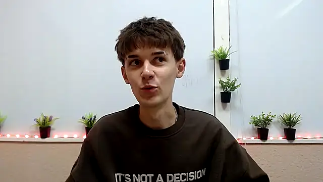 Snapshot of Hoot_Dude_ chatting on 10/28/25, 02:31 Hoot Dude  online show from 10/28/25, 02:31