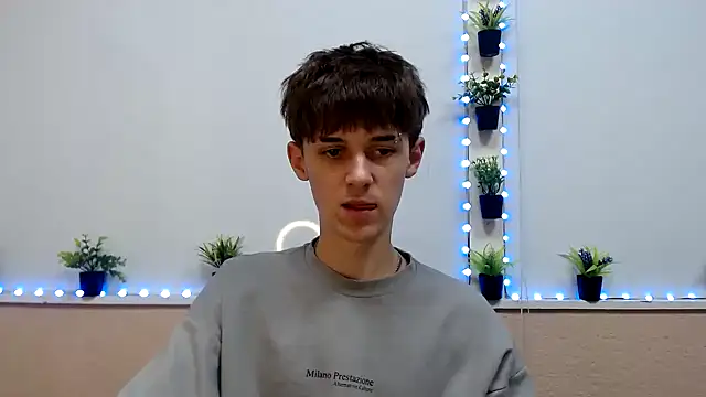 Hoot Dude  online show from 11/12/25, 01:55