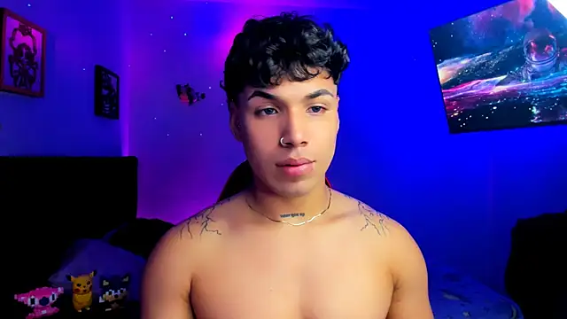 Snapshot of Adams_Collins chatting on 11/30/25, 05:28 Adams Collins online show from 11/30/25, 05:28